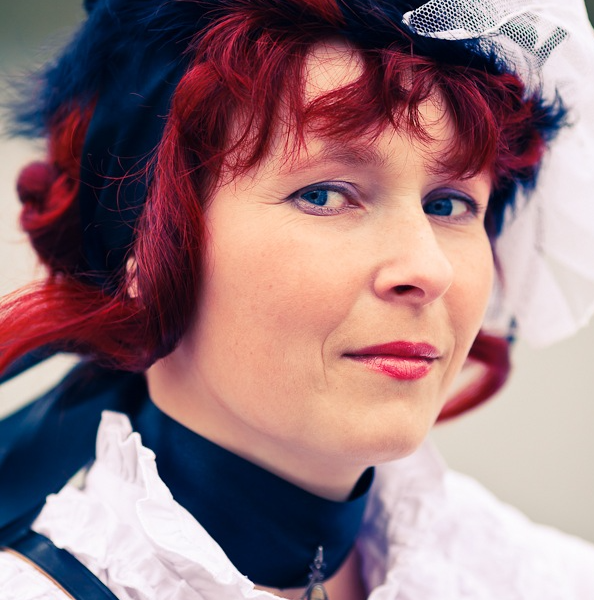 Лена Тулинова